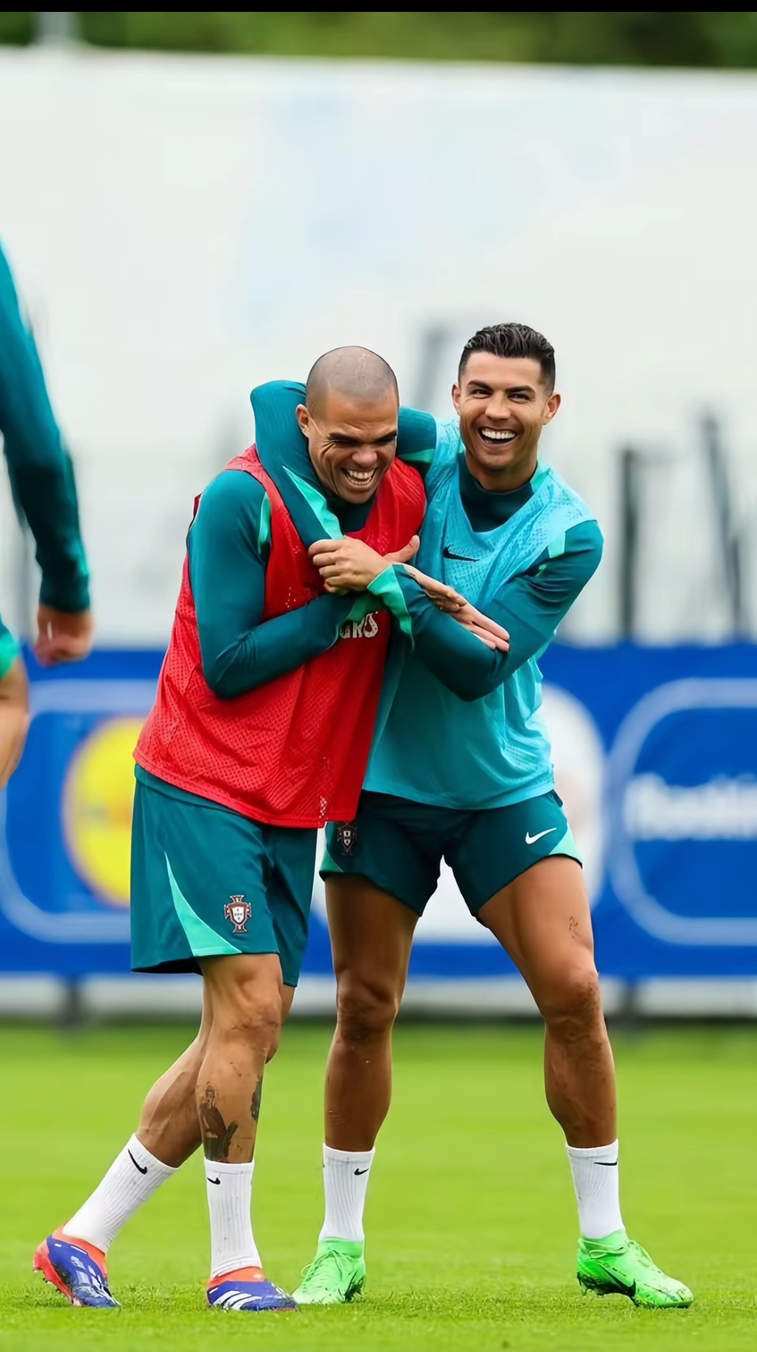 葡萄牙遭遇梅西不敌,亚洲杯局势紧张 葡萄牙遭遇梅西不敌,亚洲杯局势紧张