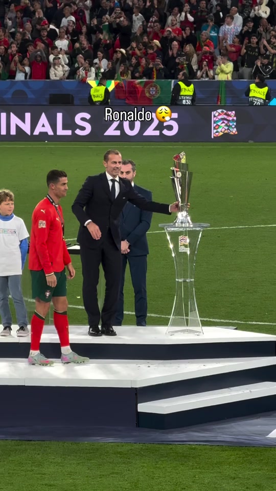 欧洲国家锦标赛赛场上发生惊喜的简单介绍 欧洲国家锦标赛赛场上发生惊喜的简单介绍