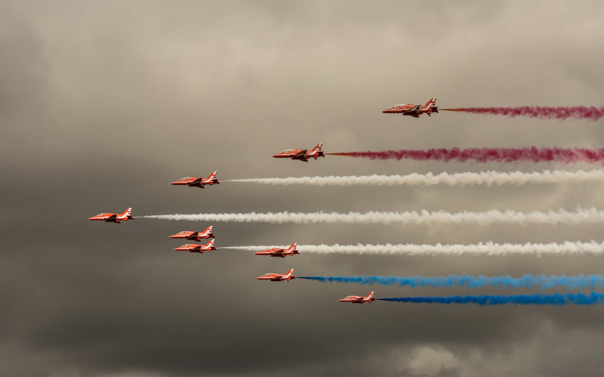 东契奇35分10助撕裂防线,独行侠第三节打花骑士,提前打卡锁定胜利