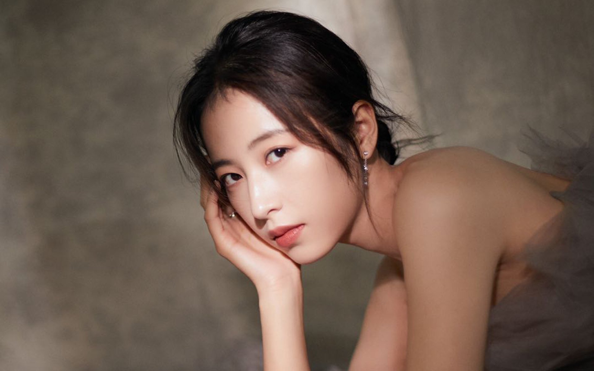 王座下的暗影,当乔治·拉塞尔在终局之夜扼住命运咽喉