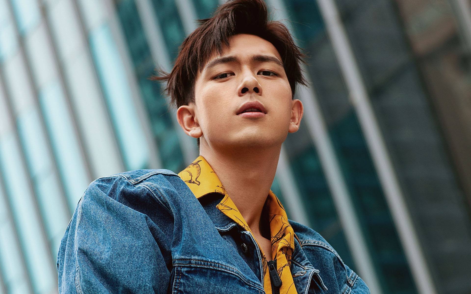 佛罗伦萨欧战淘汰几内亚显韧性,戈麦斯意甲焦点战主宰赛场展锋芒