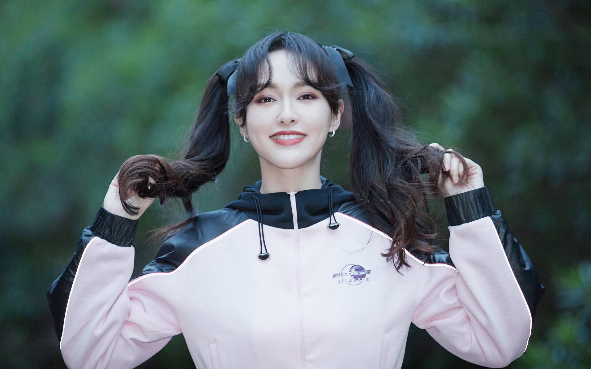 佛罗伦萨欧战淘汰几内亚显韧性,戈麦斯意甲焦点战主宰赛场展锋芒